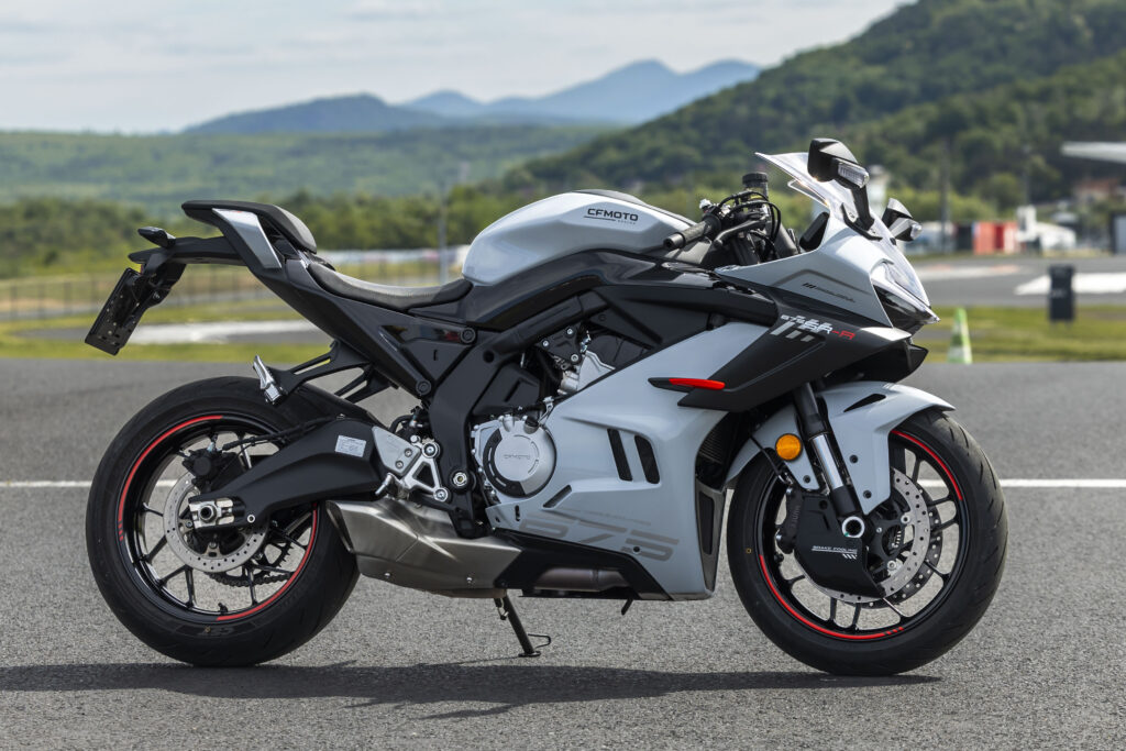 CFMOTO 675SR-R Supersport
