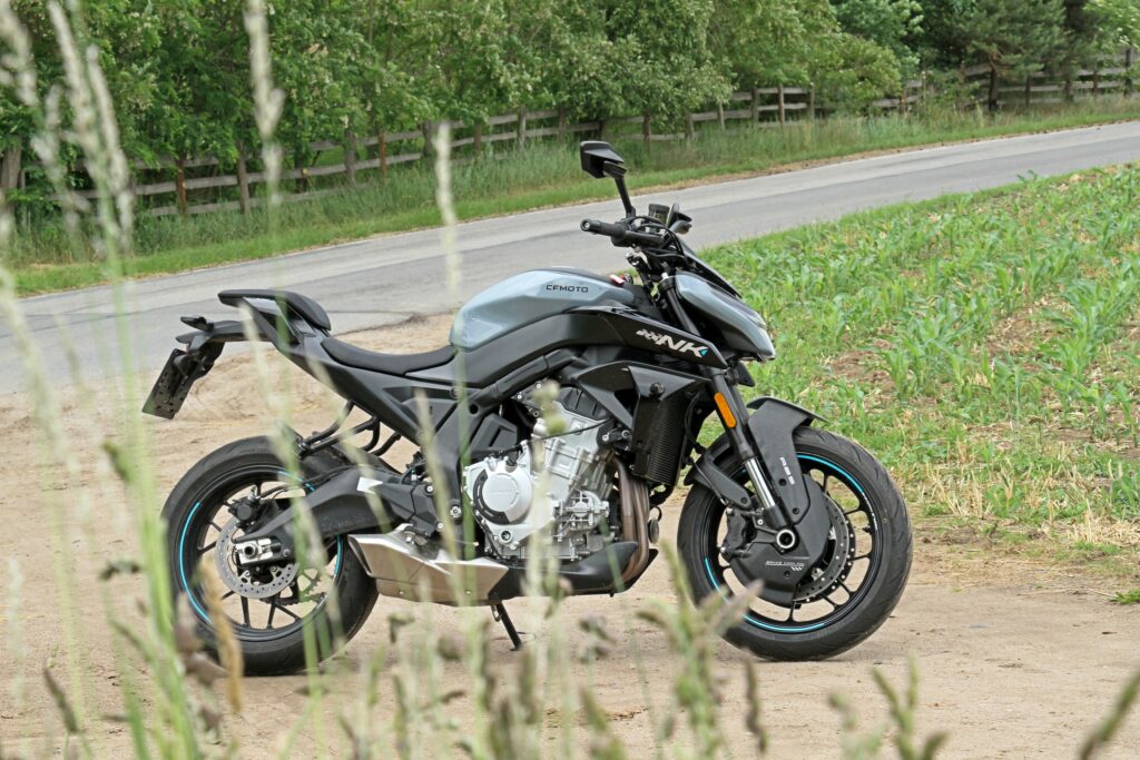 CFMOTO 675NK