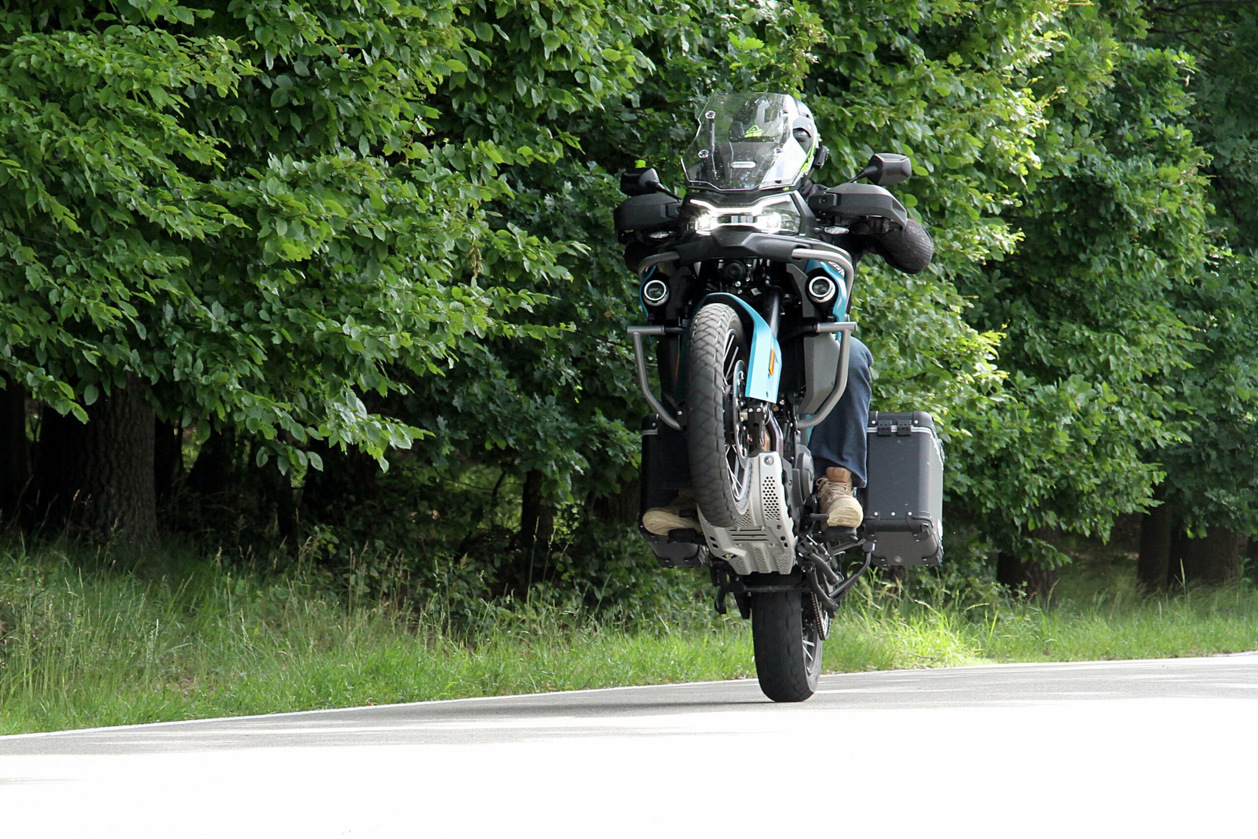 CFMOTO 800MT-ES Explore