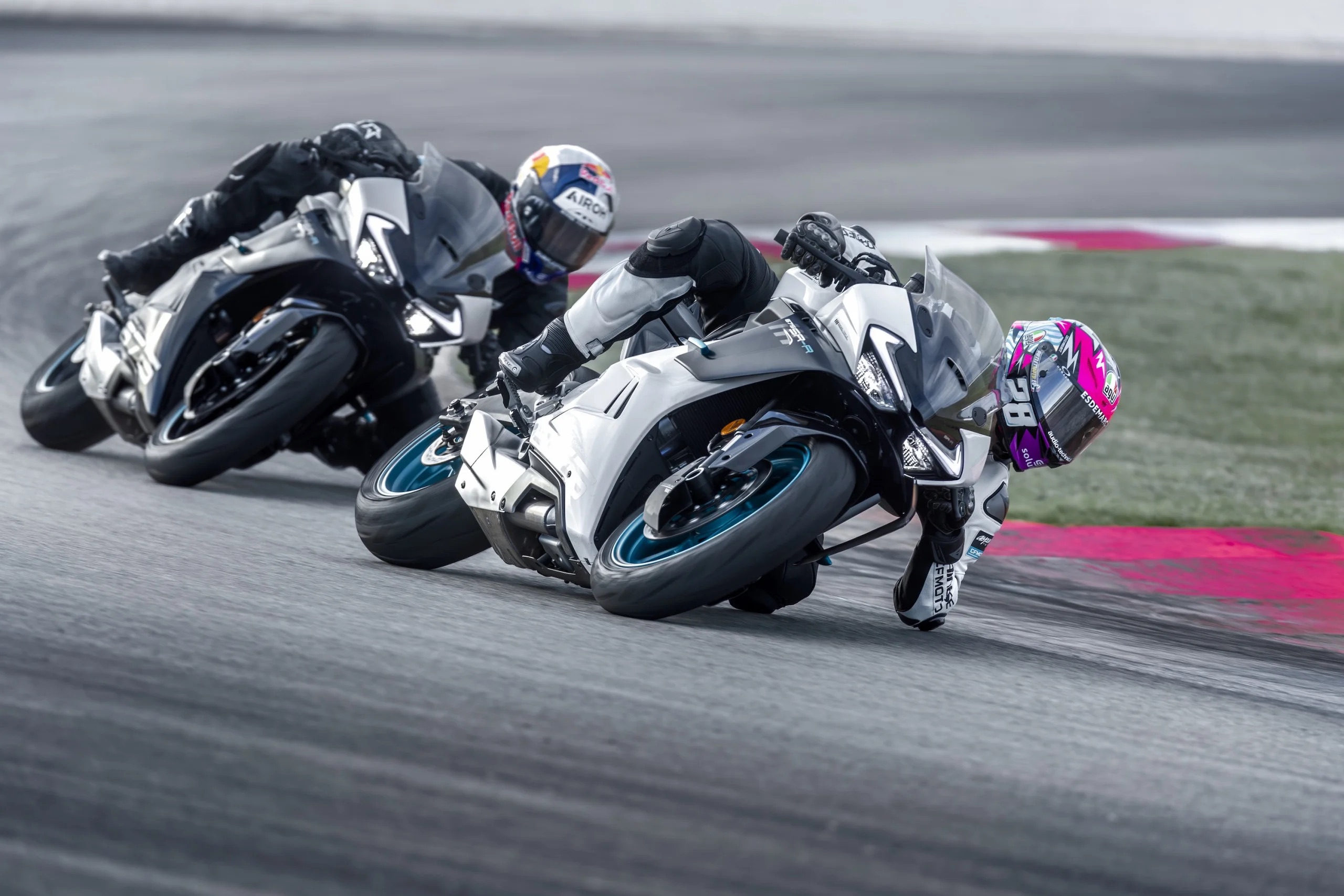 CFMOTO 675SR-R ve WSBK